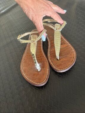 Sam Edelman Gold T-Strap Croc-Embossed Sandals